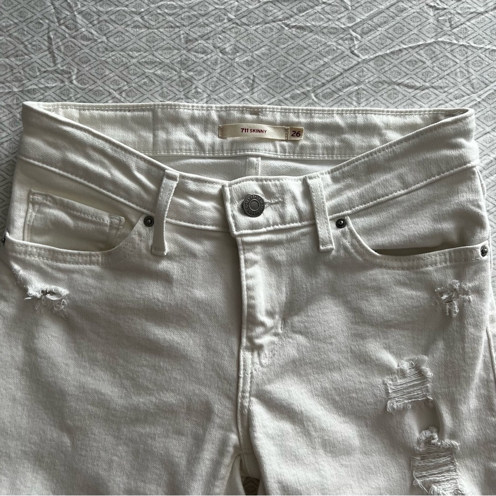 Levi’s 711 Skinny Jeans
